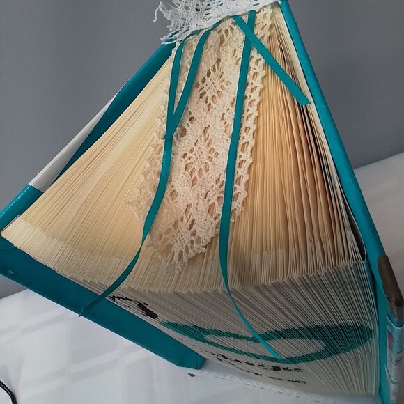 Vintage Pyrex Book Sculpture 1 of a kind - Picture 4 of 10